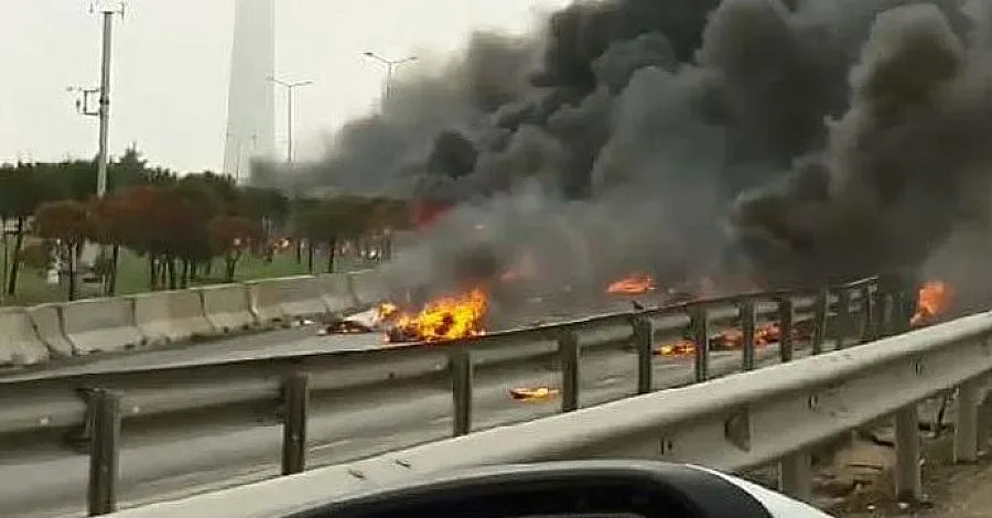 Хеликоптер се разби в Истанбул