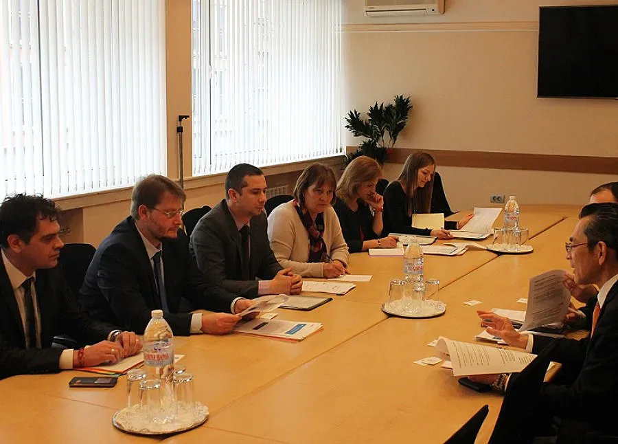 Ядат българско кисело мляко в Тайланд