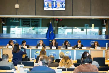 Български евродепутат организира конференция за жените