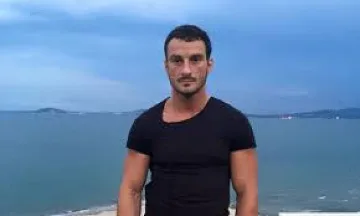 Оневиниха Перата 