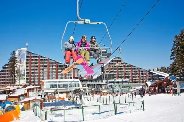 Три санкции заради падналото дете от лифта