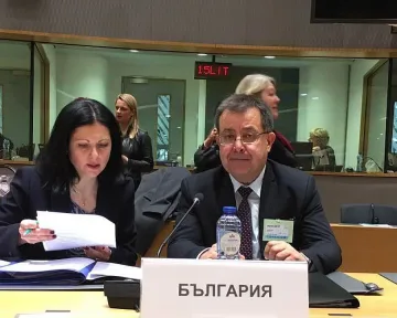 Министър Бозуков: Пускането на продукти с една и съща марка, но с различно качество, е недопустимо