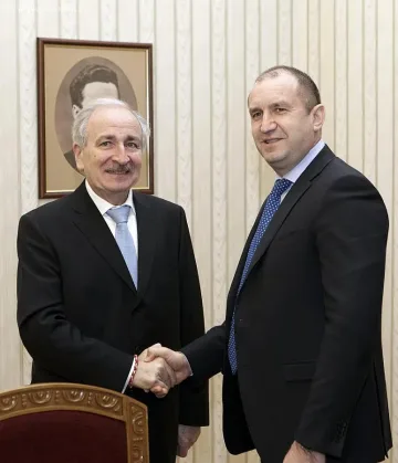 Президентът призова Украйна да пази правата на българската общност