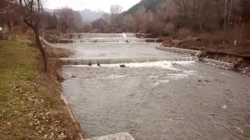 Кметове с ударна уборка на реки