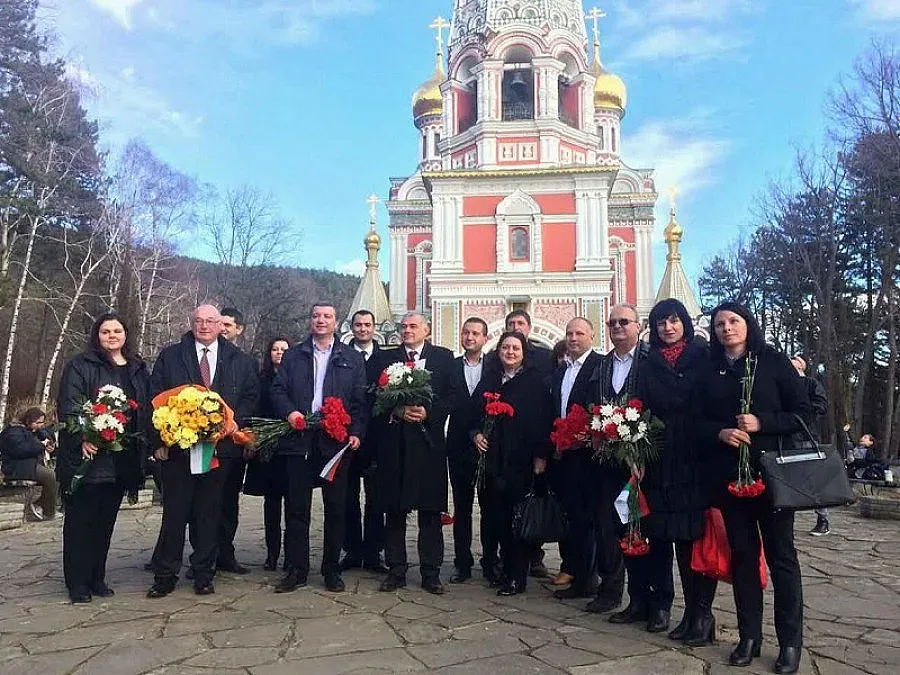 Стойнев: Хората искат силна държава