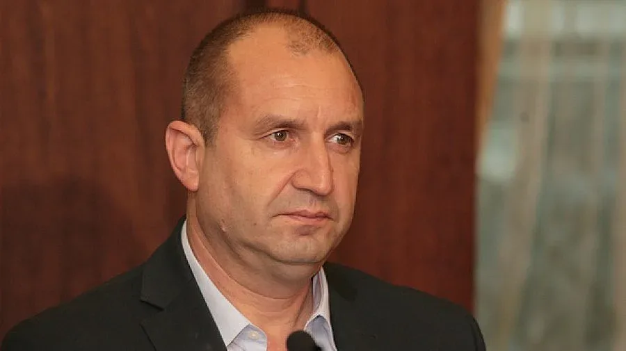 Радев: Няма чистка в армията