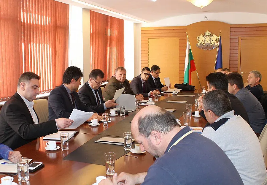 Министър Бозуков: В кратък срок ще бъдат решени проблемите в рибния бранш