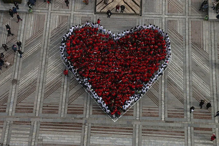 Видин посрещна пролетта с жива мартеница