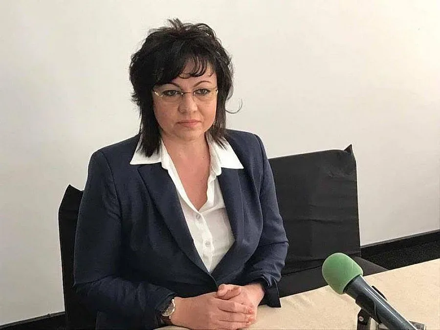 Нинова настоява за дебат с Бойко лице в лице