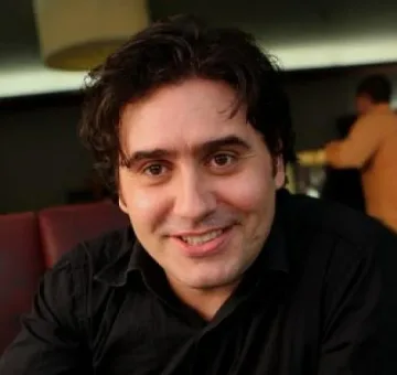 Режисьор дари земя за "България на длан"