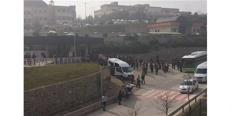 60 арестувани за бой в университет 