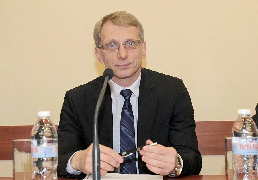 156 училища са без лекари