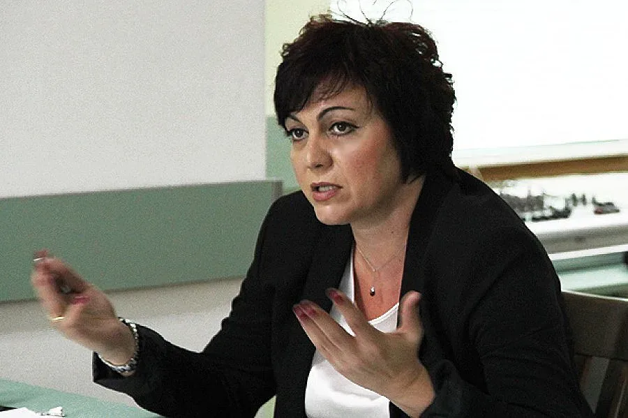 Нинова: Борисов ми предложи дебат на кафенце