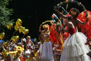 Осем души пострадаха на карнавала в Рио