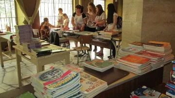 Съкратиха сроковете за новите учебници