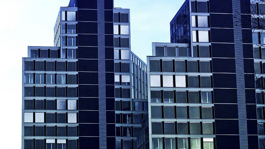 Три сделки с бизнес имоти правят 36% от общия им обем