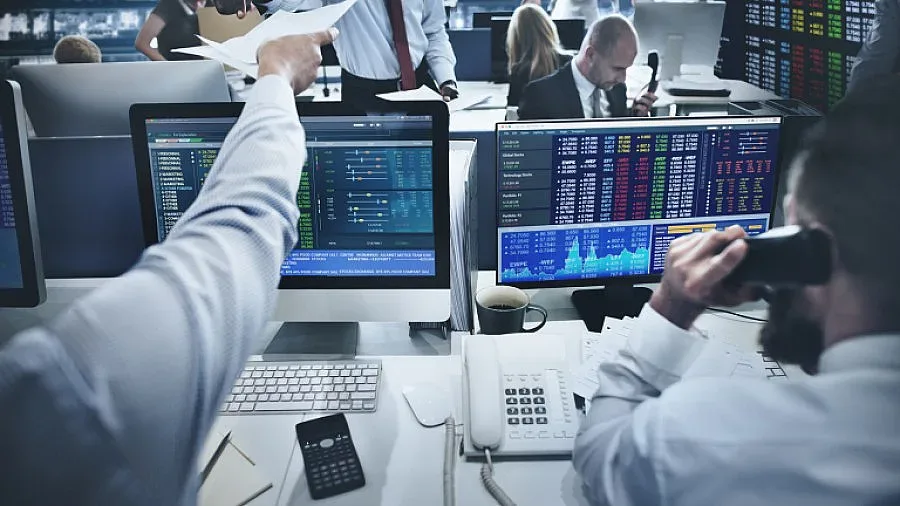 КФН удря инвестиционните посредници без лиценз