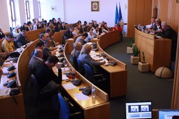 Заседание в столична община въпреки сигнал за бомба