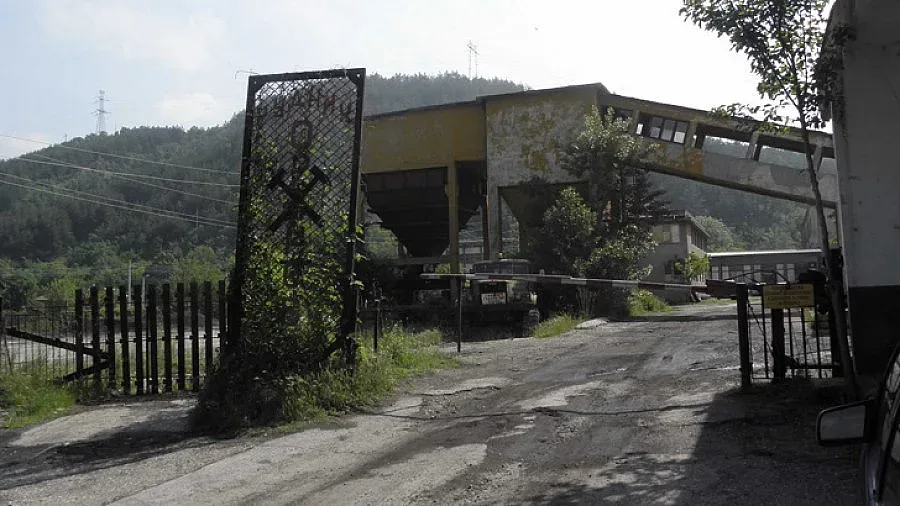 Срутване в рудник, има пострадал