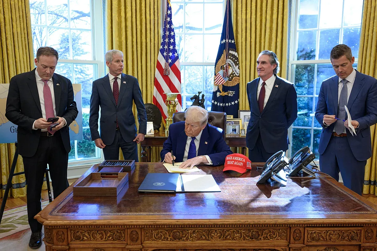 Ударът! Тръмп каза кога идат митата за вноса на автомобили