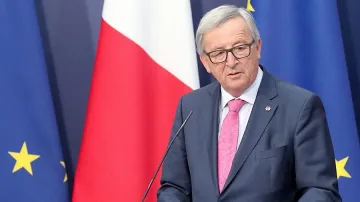 Юнкер: Европа не бива да се поддава на американския натиск 