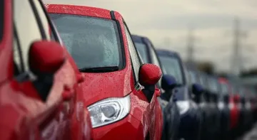 Продажбите на нови коли скочиха с 19%