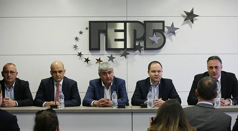 Уволнени губернатори скочиха на Герджиков