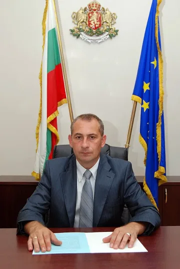 Областният на Монтана хвърли оставка