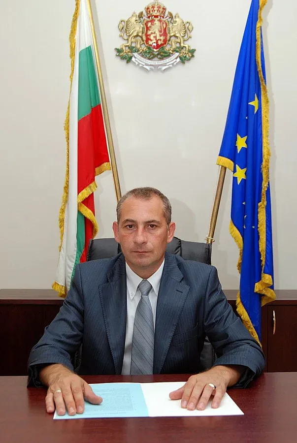 Областният на Монтана хвърли оставка