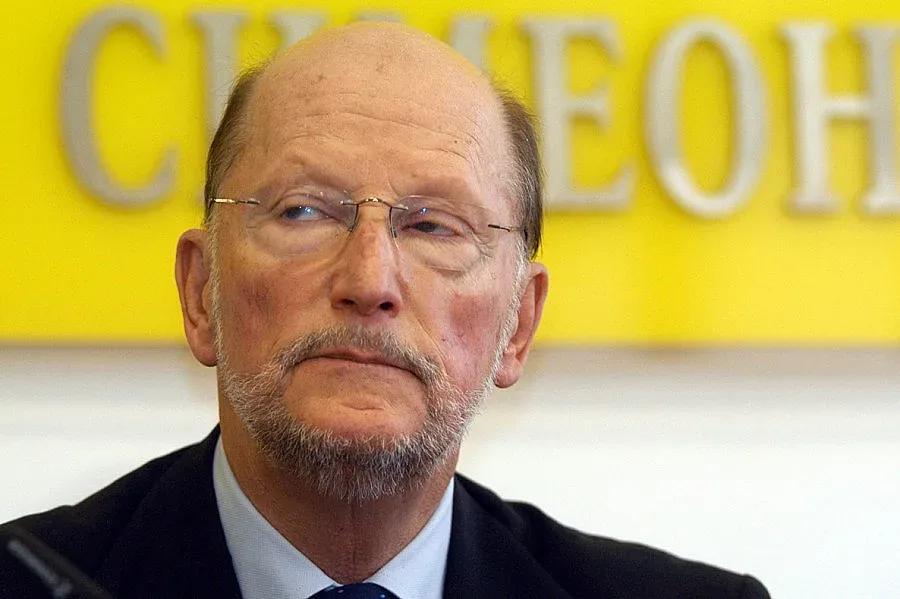 Царят: Гласуване по пощата е по удачно