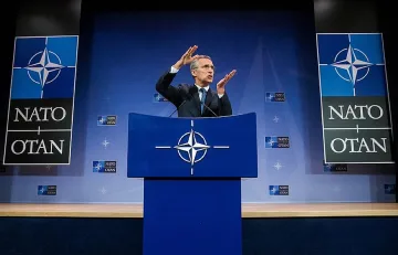 Столтенберг ни припомни: Повече пари за военните