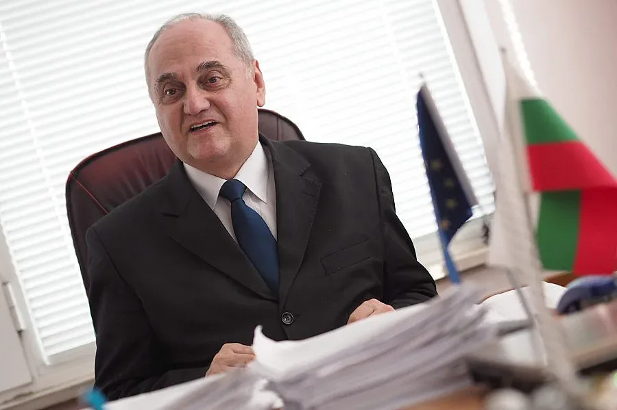 Фактури спират източването на НЗОК