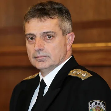 Армията на червено с 5600 души