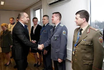 Радев инспектира армията