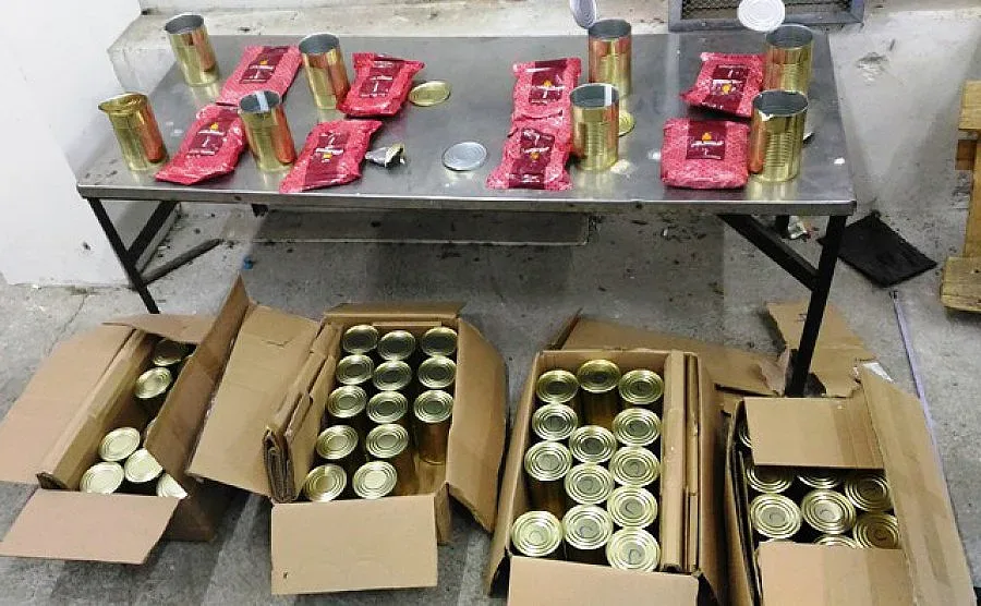 60 кг тютюн в консерви, задържаха митничари