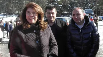 Най-голямото предизвикателство е да се спечели доверието на българите