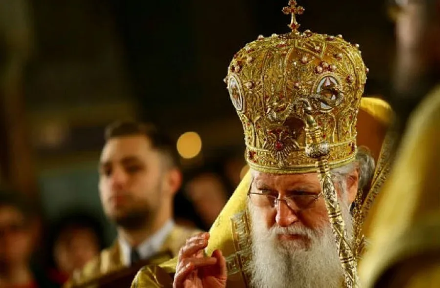 Стотици миряни се молят пред мощите на Свети Лука