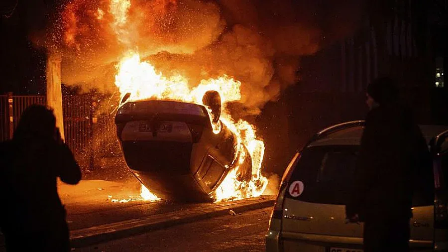 Момиче оцеля на косъм от жестока смърт във Франция