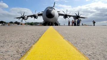 Луфтвафе  задмина родното ВВС