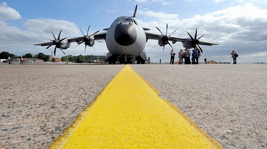 Луфтвафе  задмина родното ВВС