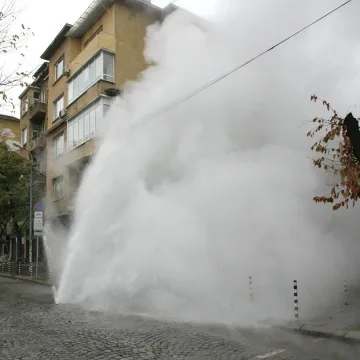 Авария спря парното в кв. "Лозенец"