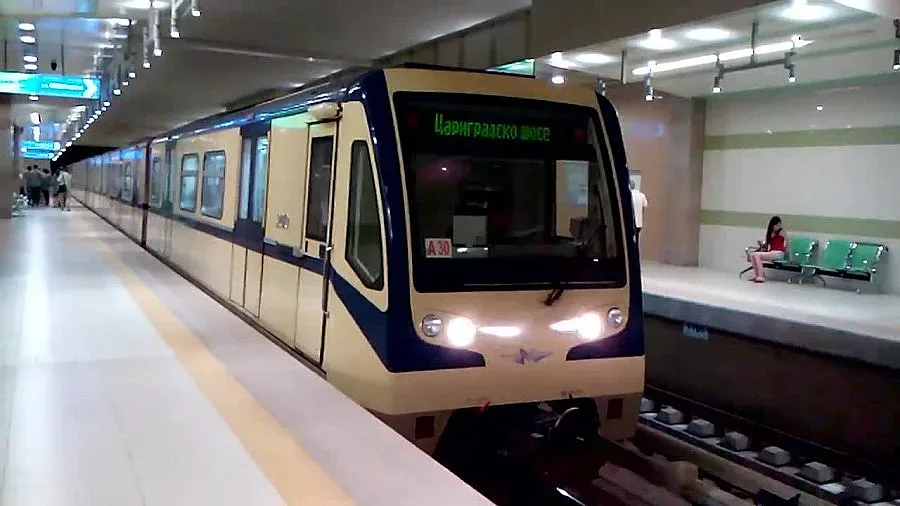 Жена се е хвърлила под метрото на станция „Жолио Кюри“