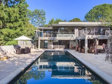 $13 млн. за къща в Бевърли Хилс