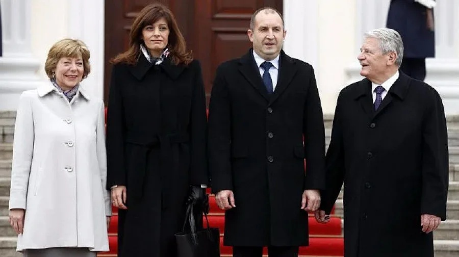 Президентът Радев и първата дама пристигнаха в Германия