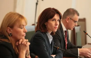 ЦИК обещаха да намерят машини