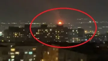 Два пожара бушуват в София. Пет пожарни се борят с пламъците