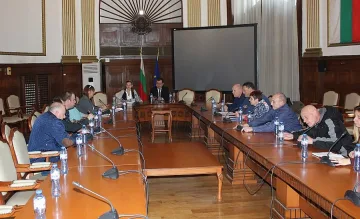 Министър Бозуков се срещна с производители на орехи