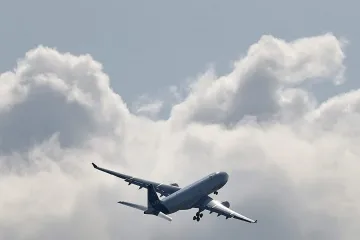 Самолет кацна извънредно на летището в Белград