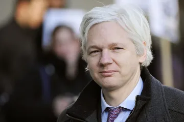 WikiLeaks разполага с документи за Марин льо Пен и Фийон