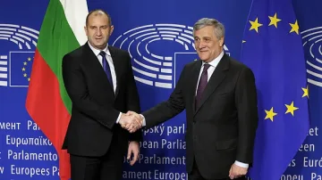 Таяни благодари за Йотова и Златева